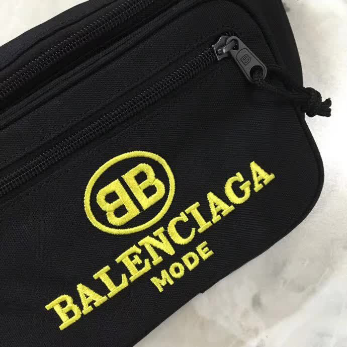 BALENCIAG巴黎世家 帆布胸包腰包 簡單輕便  BL1135